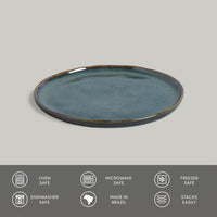 Blue ceramic plate on a gray background with safety and feature icons at the bottom.