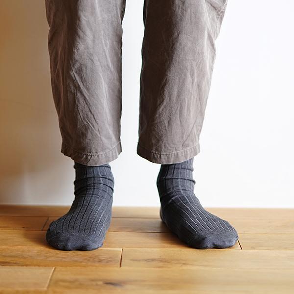 Nishiguchi Kutsushita Silk Cotton Ribbed Socks Charcoal